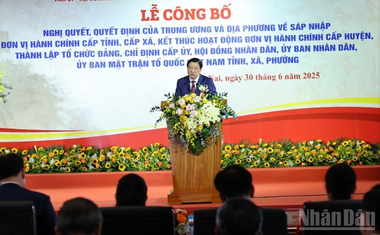 Đồng chí Phan Đình Trạc phát biểu chỉ đạo tại buổi lễ. ndo_br_3-resize-9318-6867.jpg