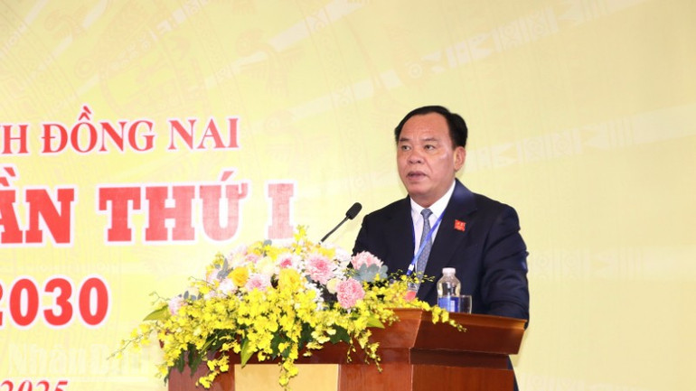 Đồng chí Võ Tấn Đức, Phó Bí thư Tỉnh ủy, Bí thư Đảng ủy, Chủ tịch Ủy ban nhân tỉnh Đồng Nai phát biểu tại phiên trù bị Đại hội đại biểu Đảng bộ Ủy ban nhân dân tỉnh Đồng Nai lần thứ I. ndo_bl_2-resize-8203.jpg