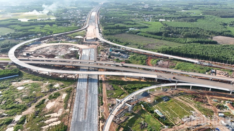 Đường giao thông kết nối T1 sân bay Long Thành. ndo_br_dji-20250818173747-0416-d-resize-9851.jpg