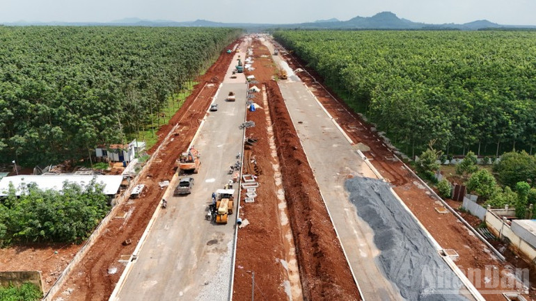 Thi công dự án đường vành đai 1 Long Khánh. ndo_br_dji-20250819150134-0457-d-resize-8389.jpg