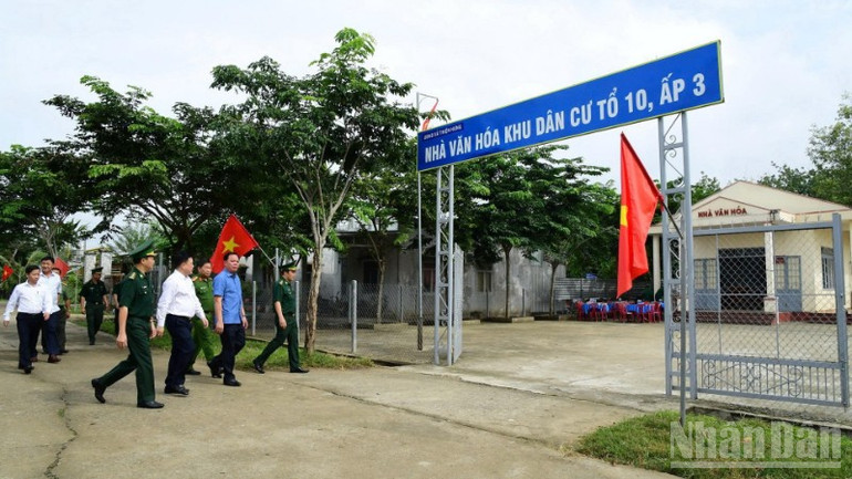 Chủ tịch Ủy ban nhân dân tỉnh Đồng Nai Võ Tấn Đức cùng lãnh đạo các sở, ngành thăm khu dân cư Tổ 10, Ấp 3, xã Thiện Hưng. ndo_br_z6895641445666-9f30fedf0b0ee537fe3a142715509668-resize-2856.jpg