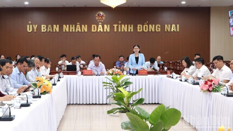 Đồng chí Tôn Ngọc Hạnh phát biểu tại buổi làm việc. ndo_br_1-resize-473.jpg