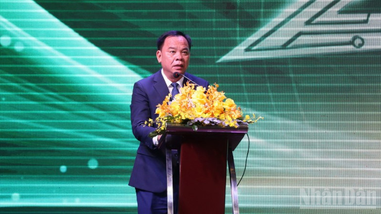 Chủ tịch Ủy ban nhân dân tỉnh Đồng Nai Võ Tấn Đức cho biết, tỉnh đã và đang tập trung thực hiện mạnh mẽ phương châm “chính quyền đồng hành cùng doanh nghiệp”. ndo_br_2-resize-6726.jpg