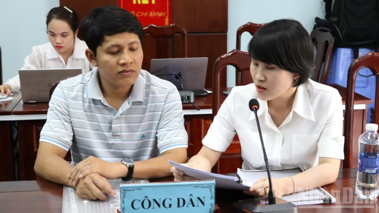 Đại diện Công ty trách nhiệm hữu hạn thương mại Hà An Phát trình bày sự việc. ndo_br_3-resize-4220-504.jpg