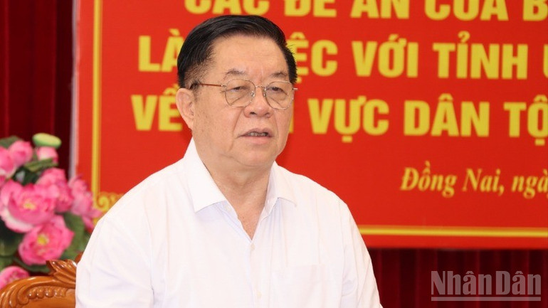 Đồng chí Nguyễn Trọng Nghĩa, Ủy viên Bộ Chính trị, Bí thư Trung ương Đảng, Trưởng Ban Tuyên giáo và Dân vận Trung ương phát biểu tại buổi làm việc. ndo_br_2-resize-2998.jpg