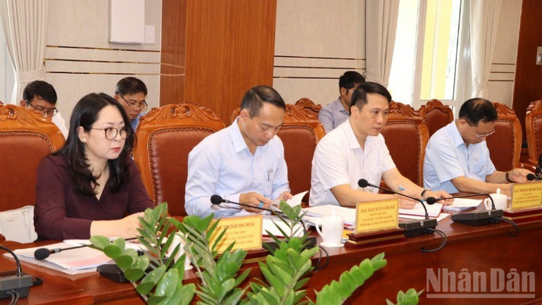 Các thành viên Đoàn công tác Trung ương dự buổi làm việc. ndo_br_6-resize-9898.jpg