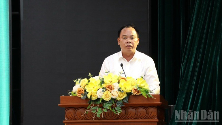 Chủ tịch Ủy ban nhân dân tỉnh Đồng Nai Võ Tấn Đức làm rõ về các giải pháp thúc đẩy tăng trưởng kinh tế hai con số. ndo_br_3-resize-6694.jpg