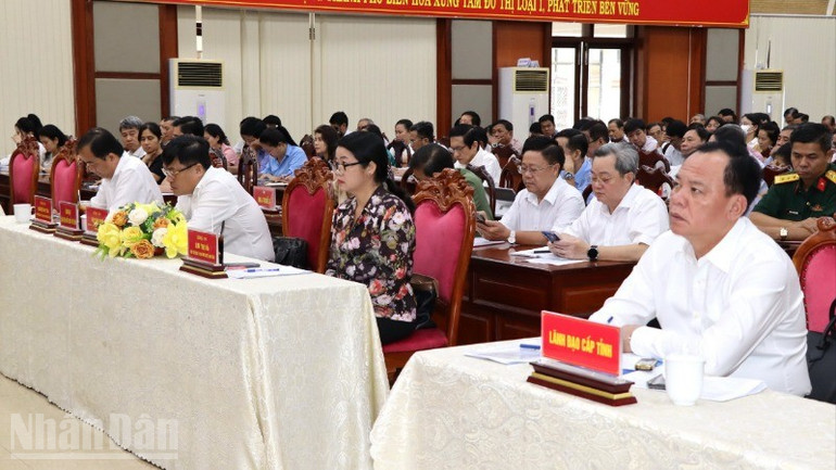 Lãnh đạo tỉnh Đồng Nai và đại biểu tham dự. ndo_bl_2-resize-9615.jpg