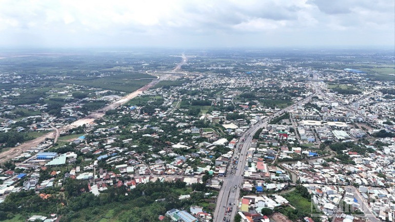 Cao tốc Biên Hòa-Vũng Tàu và Quốc lộ 51 qua địa bàn xã Long Thành. ndo_br_1-resize-2002.jpg
