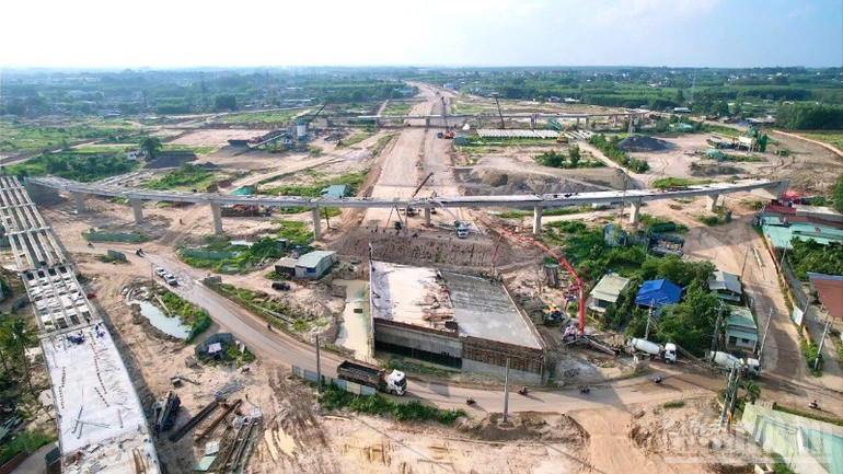 Tỉnh Đồng Nai đang đầu tư hạ tầng đồng bộ kết nối sân bay đi các hướng. ndo_br_6-22.jpg