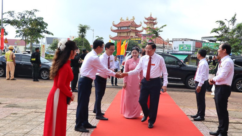 Đồng chí Phan Đình Trạc, Ủy viên Bộ Chính trị, Bí thư Trung ương Đảng, Trưởng ban Nội chính Trung ương dự và chỉ đạo Đại hội Đảng bộ xã Xuân Lộc. Đây là Đảng bộ được Tỉnh ủy Đồng Nai chọn tổ chức đại hội điểm để rút kinh nghiệm. ndo_tl_img-7012-5639.jpg