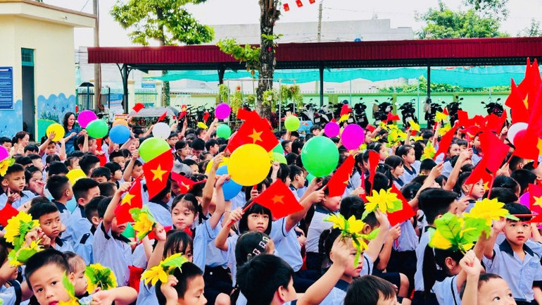 Lễ khai giảng năm học mới tại Trường Tiểu học Lê Văn Tám, phường Long Khánh. 3-5563.jpg
