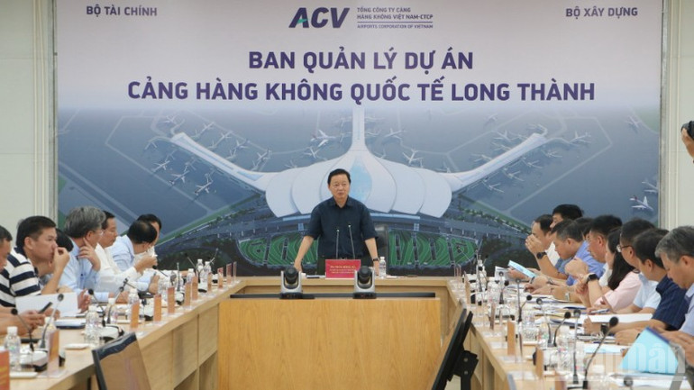 Phó Thủ tướng Trần Hồng Hà phát biểu tại buổi làm việc với các đơn vị liên quan. ndo_br_img-5030-resize-9407.jpg