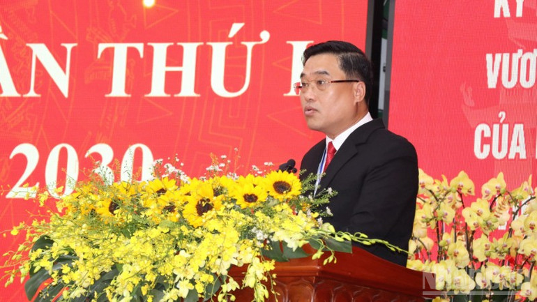 Đồng chí Hồ Văn Nam, Ủy viên Ban Thường vụ Tỉnh ủy Đồng Nai, Bí thư Đảng ủy phường Trấn Biên phát biểu tại đại hội. ndo_br_2-resize-2417.jpg