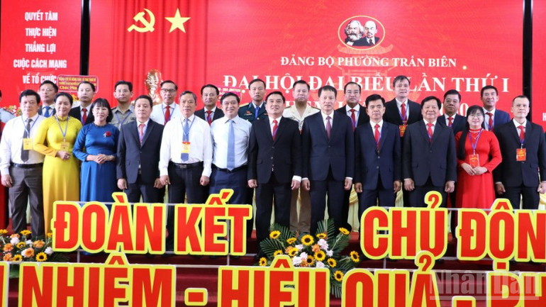 Lãnh đạo tỉnh Đồng Nai cùng chụp ảnh lưu niệm với các đại biểu. ndo_br_7-resize-26.jpg