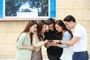 VinaPhone miễn phí chọn số năm sinh cho các bạn HSSV.