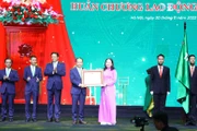 Phó Chủ tịch nước Võ Thị Ánh Xuân trao Huân chương Lao động hạng Nhất tặng Công ty cổ phần Traphaco.