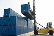 Tập đoàn Hòa Phát chính thức cung cấp vỏ container ra thị trường. 