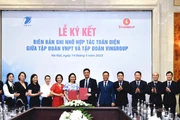 VNPT và Vingroup thực hiện nghi thức ký kết biên bản hợp tác giữa hai Tập đoàn