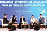 Các đại biểu tham dự Hội nghị Nâng cao năng lực xuất khẩu và quảng bá sản phẩm thông qua thương mại điện tử xuyên biên giới.