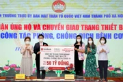 Tập đoàn BRG, Ngân hàng SeABank và Công ty cổ phần Đầu tư phát triển Thành phố thông minh Bắc Hà Nội ủng hộ trang thiết bị phòng, chống dịch Covid-19 trị giá 50 tỷ đồng tặng Hà Nội trong đợt cao điểm dịch năm 2021.