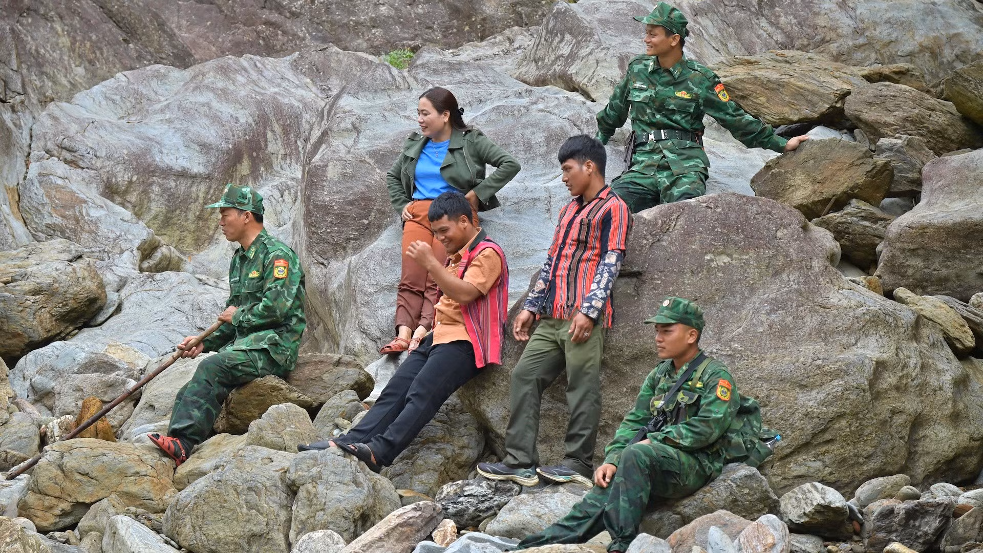 tuan-tra-anh-11-2990.jpg