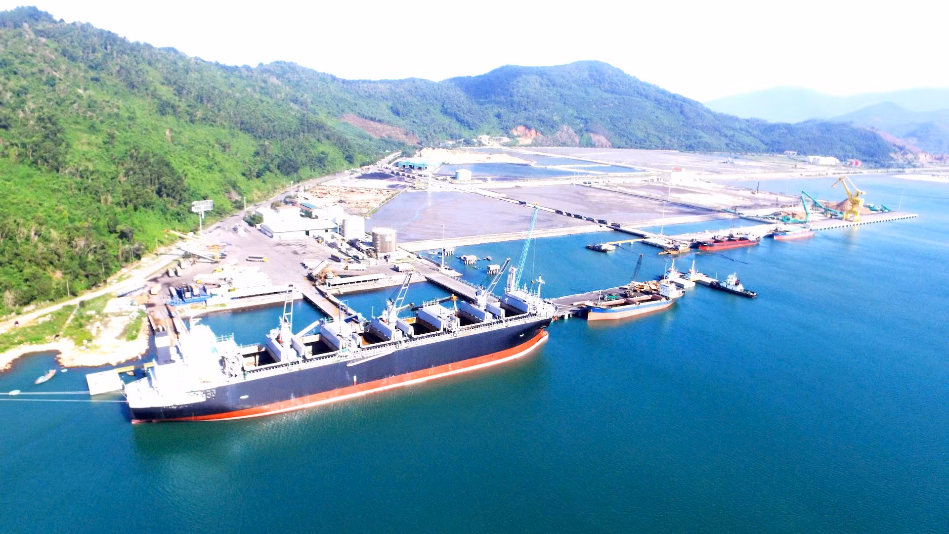 Các dự án cảng biển và hạ tầng kết nối đòi hỏi vốn hàng chục nghìn tỷ đồng.