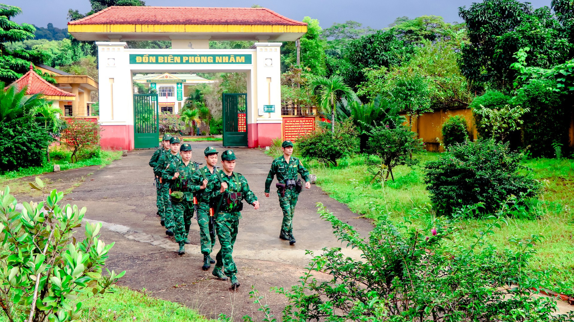 Tổ tuần tra xuất phát thực hiện nhiệm vụ. ky-2-3to-tuan-tra-xuat-phat-thuc-hien-nhiem-vu-1-copy.jpg