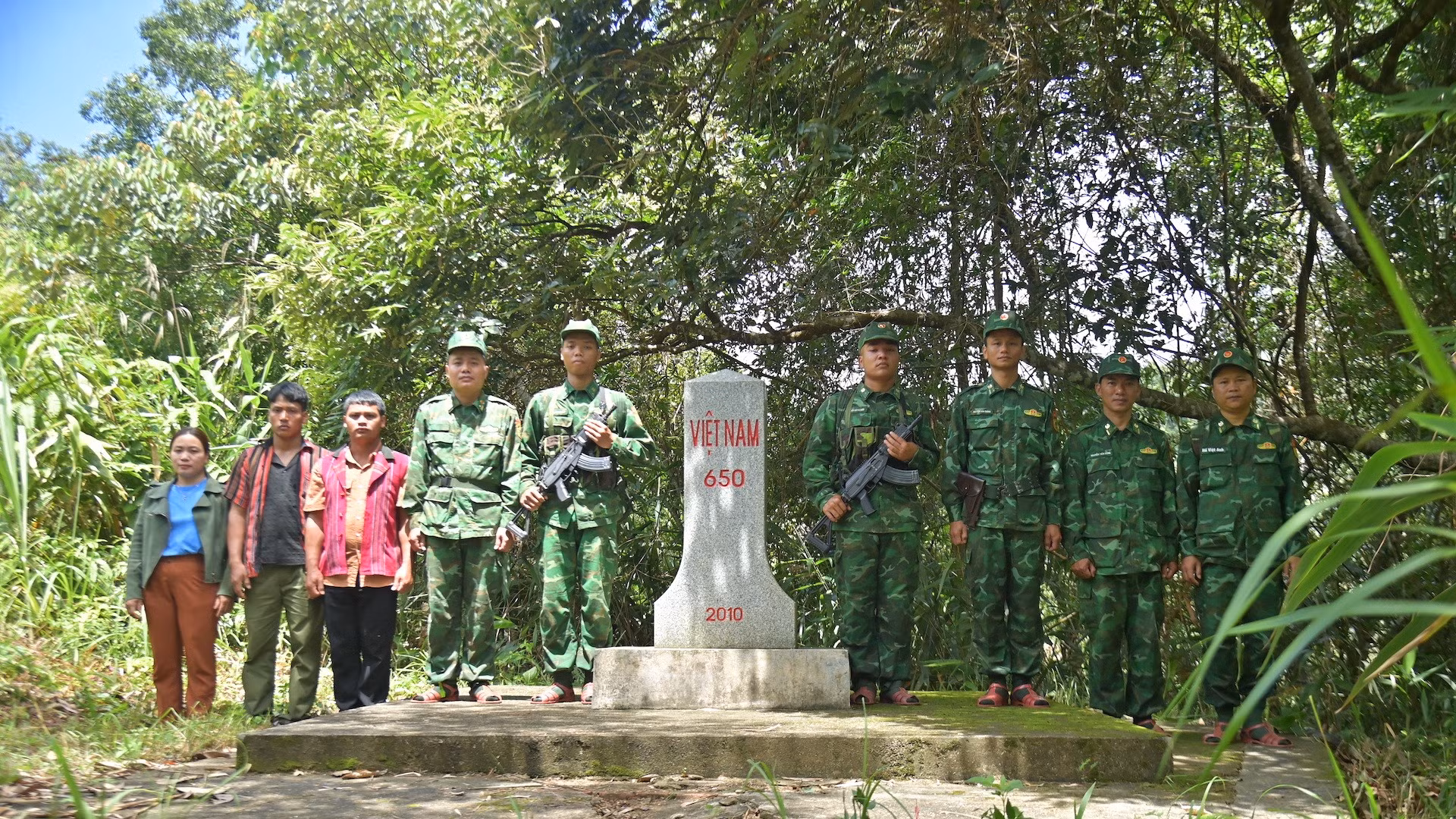 ky-2-5-don-bien-phong-quang-nham-tuan-tra-bien-gioi1-1-copy.jpg