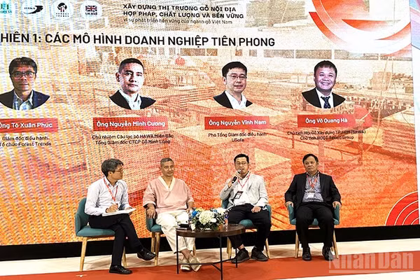 Đại diện các doanh nghiệp tham gia chia sẻ kinh nghiệm và ý kiến tại hội thảo. (Ảnh: HOÀNG LIÊM)