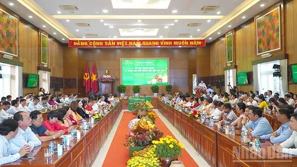 Quang cảnh buổi họp mặt.