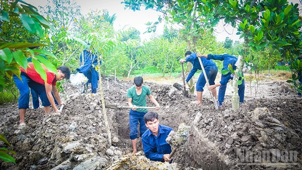 Đội K91 mở rộng khu vực đào tìm với gần 500m³ đất.