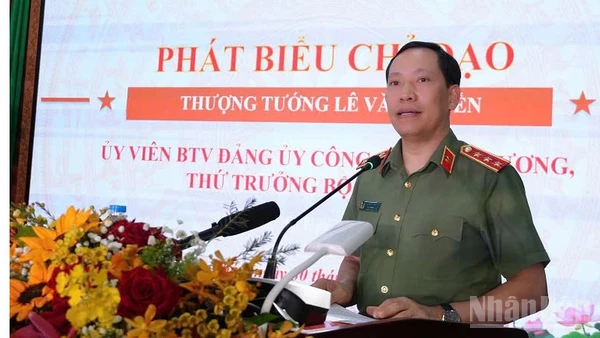 Thượng tướng Lê Văn Tuyến, Thứ trưởng Công an phát biểu chỉ đạo tại hội nghị. (Ảnh: Trọng Tín)