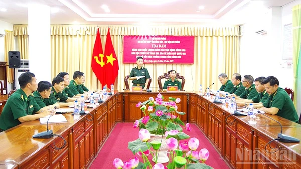 Thiếu tướng, Tiến sĩ Nguyễn Xuân Bách, Chính ủy Học viện Biên phòng, Trưởng đoàn khảo sát phát biểu tại tọa đàm.