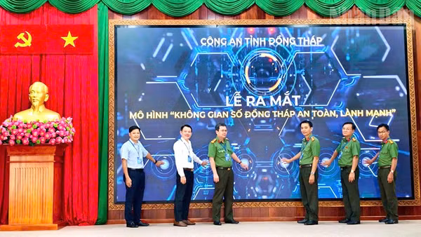 Công an Đồng Tháp ra mắt mô hình “Không gian số Đồng Tháp an toàn, lành mạnh”.