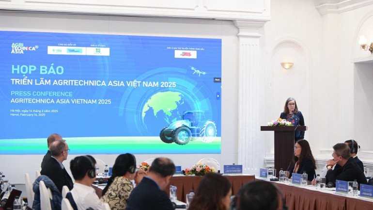 Bà Sonja Esche, Trưởng nhóm nông nghiệp của Tổ chức Hợp tác Phát triển Đức (GIZ), cho biết, tại Agritechnica Asia Việt Nam 2025, GIZ sẽ tập trung kết nối các chuyên gia quốc tế nhằm thúc đẩy chuyển đổi nông nghiệp của Việt Nam, thông qua các giải pháp thông minh về khí hậu, xây dựng năng lực và tăng cường quan hệ đối tác công tư để thúc đẩy nông nghiệp bền vững.