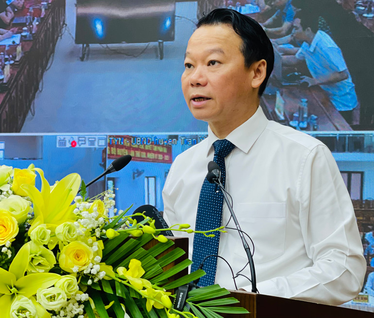 Bí thư Tỉnh ủy Đỗ Đức Duy phát biểu tại hội thảo.