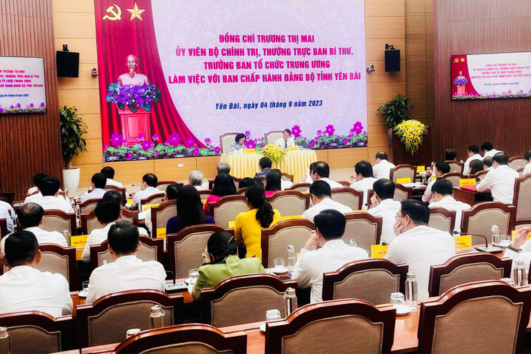 Toàn cảnh buổi làm việc.