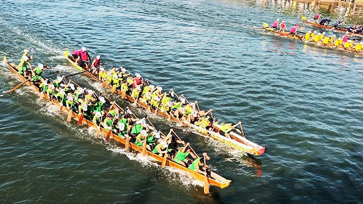 Tốc độ của các thuyền đua nam huyện Quảng Ninh.