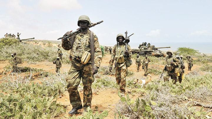 Quân đội Somalia trong một chiến dịch truy quét phiến quân al-Shabaab. Ảnh: AP