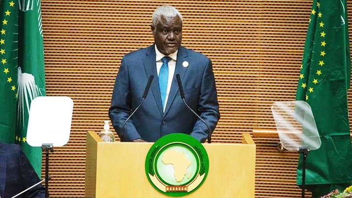 Chủ tịch Ủy ban AU Faki Mahamat lên án sự thay đổi chính quyền tại Burkina Faso. Ảnh: SOCIAL NEWS