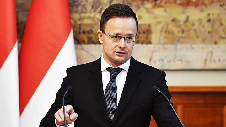 Bộ trưởng Ngoại giao Hungary Peter Szijjarto bày tỏ lo ngại về giá trần áp với dầu mỏ Nga. Ảnh: HUNGARY TODAY