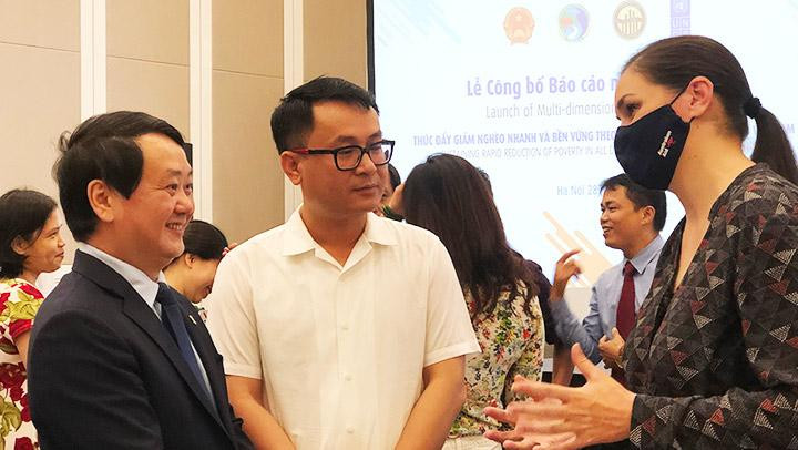 Các đại biểu dự Lễ công bố Báo cáo.