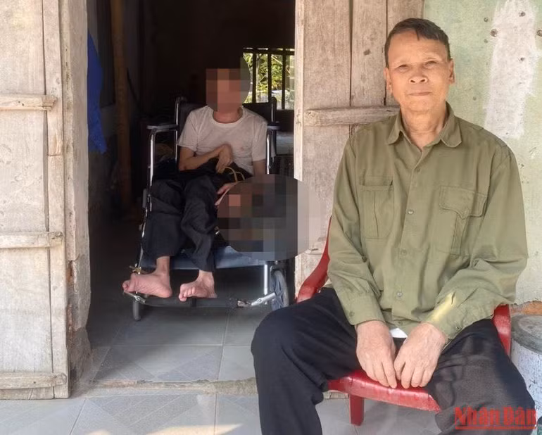 Nỗi đau da cam kéo dài sang cả thế hệ thứ 2 như một ám ảnh khôn nguôi. Nỗi đau da cam kéo dài sang cả thế hệ thứ 2 như một ám ảnh khôn nguôi.