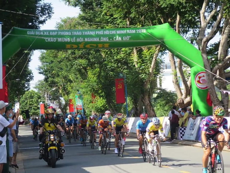 Nhiều hoạt động thể thao được tổ chức tại Lễ hội Nghinh Ông Cần Giờ.