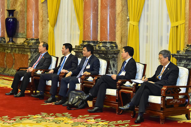 Các thành viên Đoàn Việt Nam tham dự buổi tiếp.