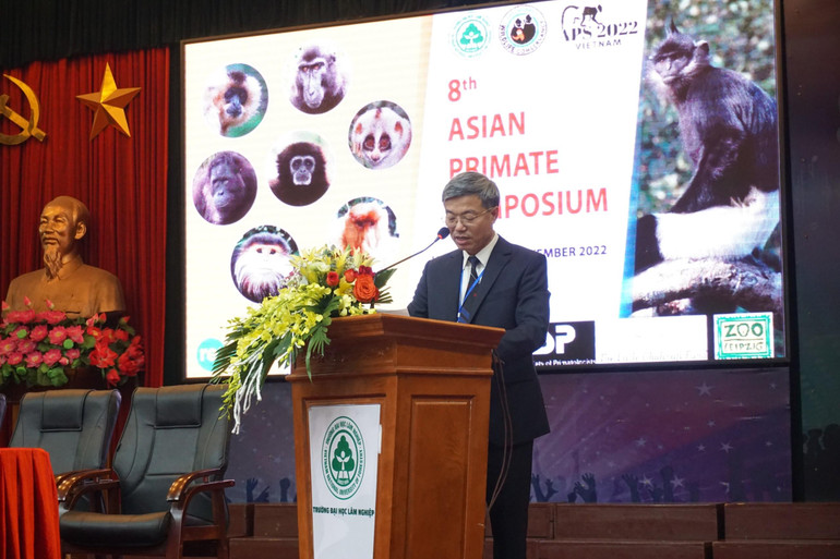 Ông Trần Thế Liên, Vụ trưởng Vụ Khoa học, Công nghệ và Hợp tác quốc tế (Tổng cục Lâm nghiệp) phát biểu tại hội thảo.