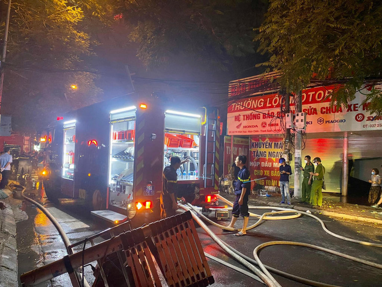 Tổng cộng 8 xe cứu hỏa đã được huy động