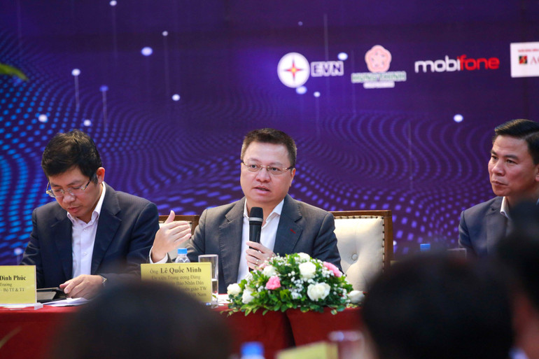 Đồng chí Lê Quốc Minh chủ trì Diễn đàn Tổng Biên tập.