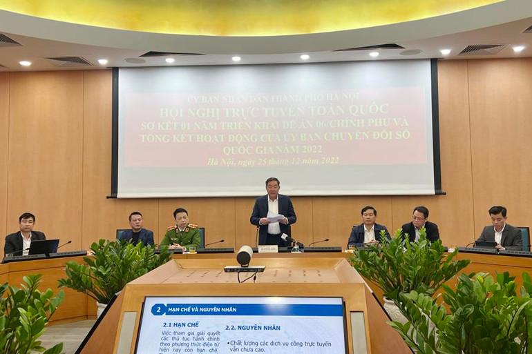 Phó Chủ tịch Thường trực Ủy ban nhân dân TP Hà Nội Lê Hồng Sơn phát biểu. Phó Chủ tịch Thường trực Ủy ban nhân dân TP Hà Nội Lê Hồng Sơn phát biểu.